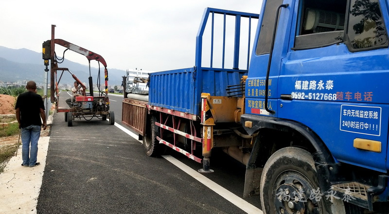 福建PG电子承接福建各地高速乡村道路波形护栏工程 (图5) 福建PG电子承接福建各地高速乡村道路波形护栏工程 (图5)